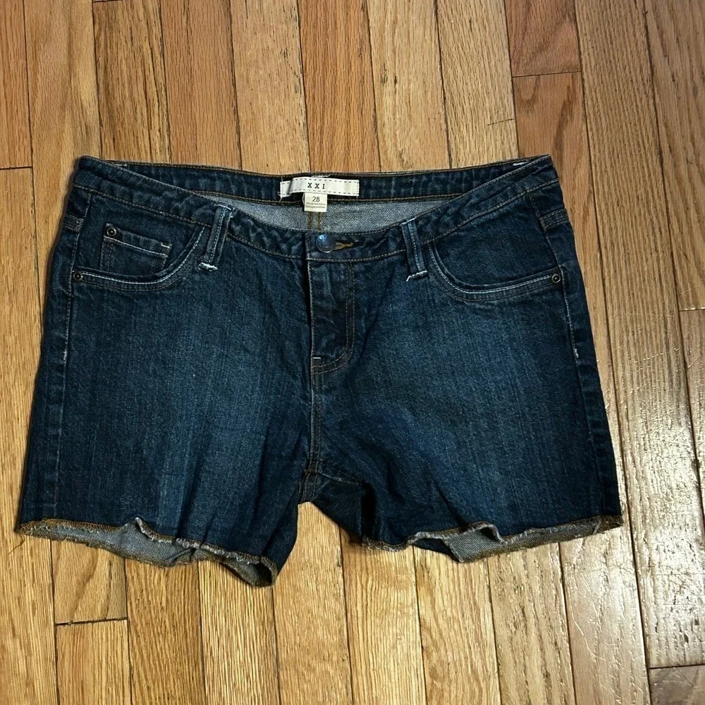 Forever 21 High Waist High Rise Denim‎ Cutoff Stretch Shorts Medium Wash Size 28